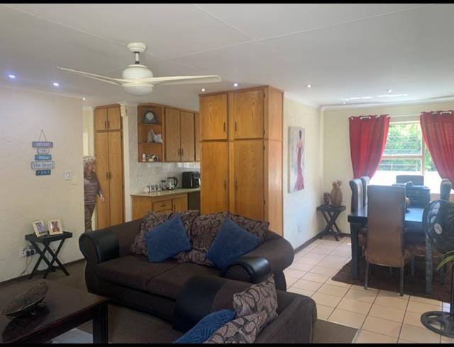 3 BEDROOM TOWNHOUSE FOR SALE IN VANDERBIJLPARK SW 5